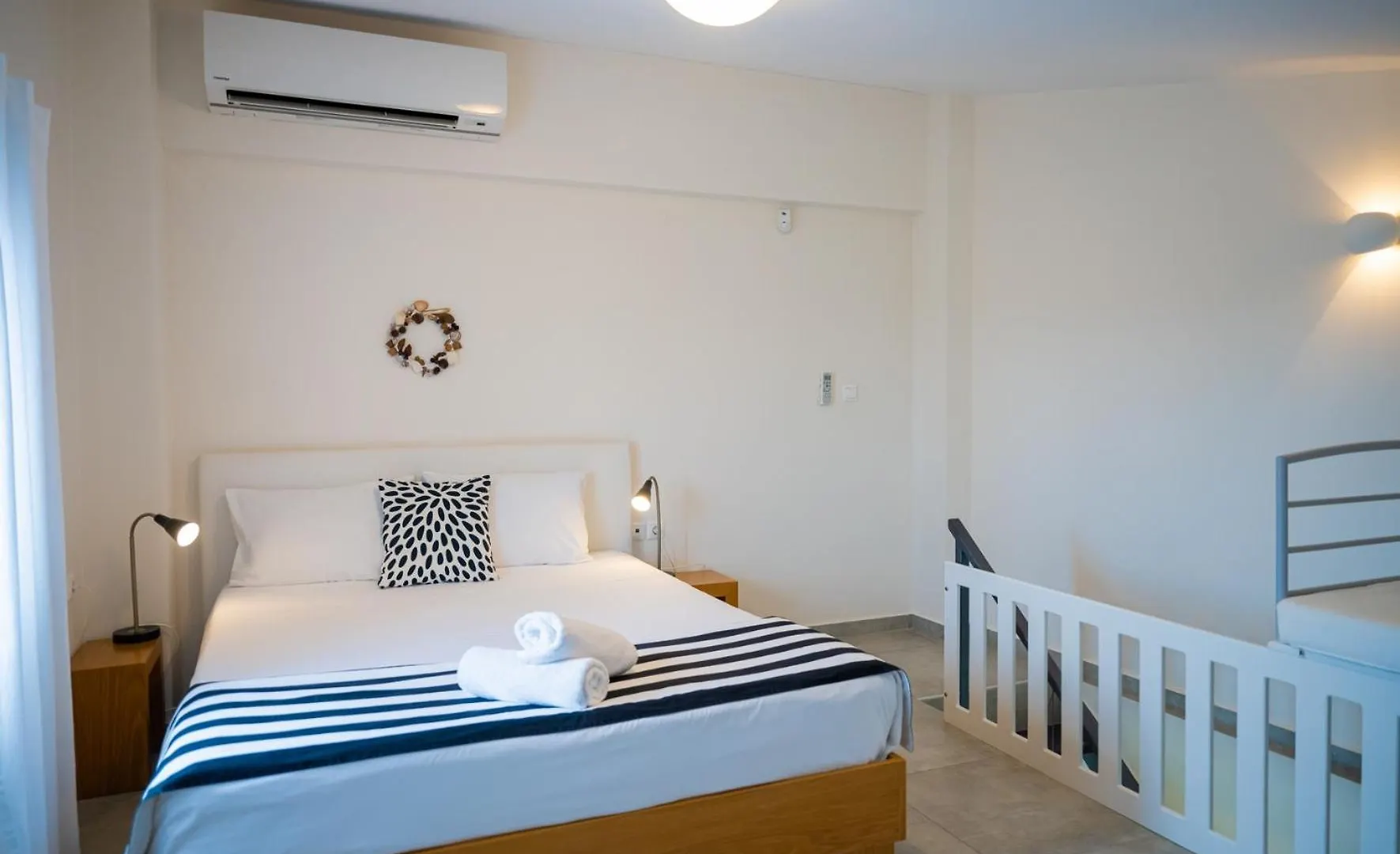 Apartment Callista Suites Flogita